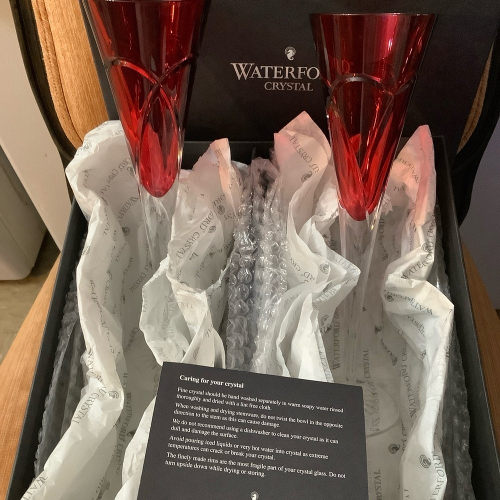 Pair of Waterford Crimson Ruby Red Champagne Flutes 11 w/Cut Heart Love Romance - Picture 7 of 13